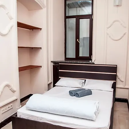 Globus Maidan Hostel