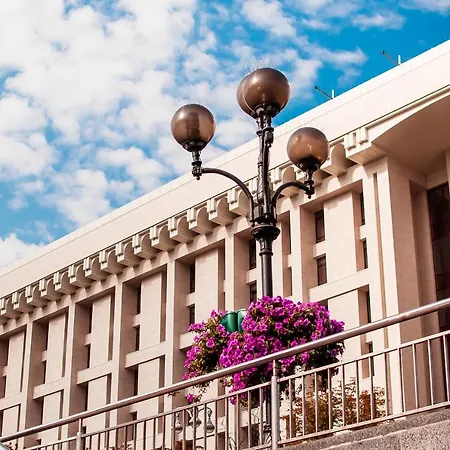 Globus Maidan