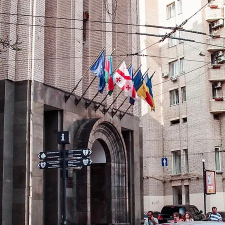 Globus Maidan Hostel